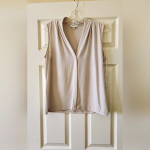 Great basic work blouse.